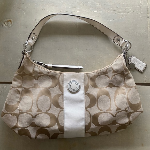 COACH SHOULDER BAG 4 SALE ! - Picture 1 of 5